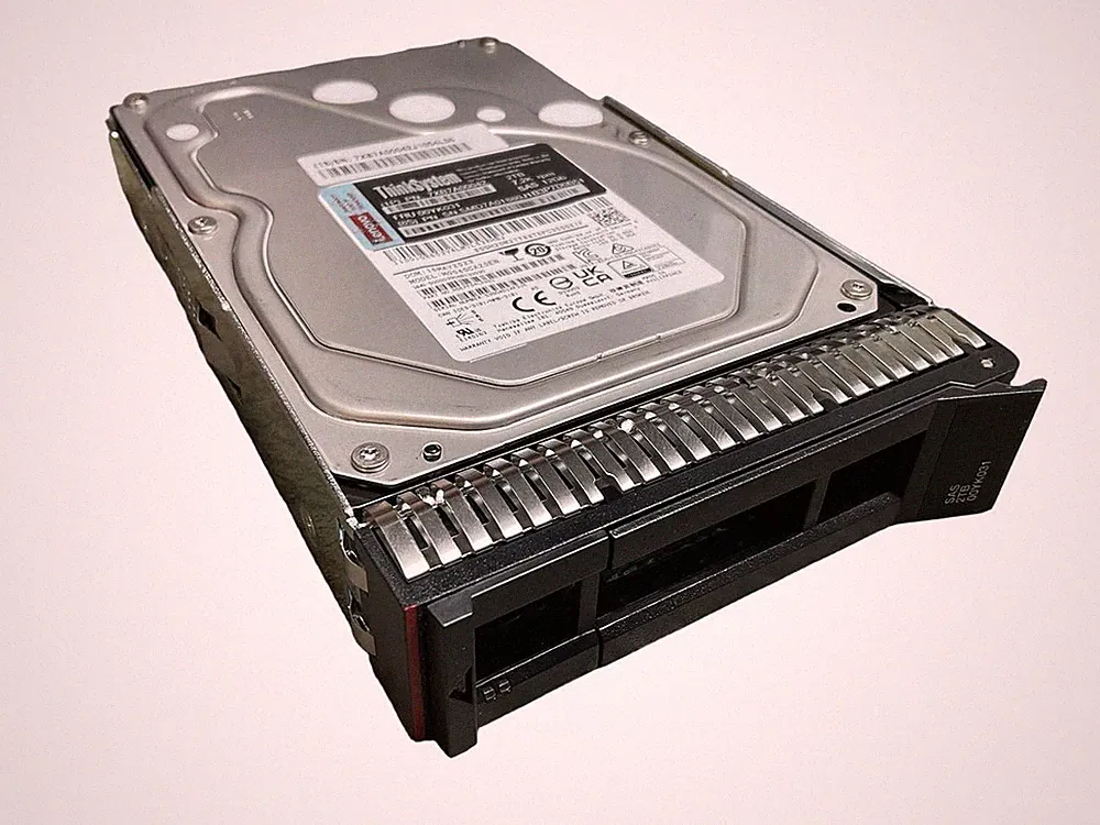 00YK031 NEW Lenovo ThinkSystem 7XB7A00042 2TB 7.2K SAS 12G 3.5" HDD Hard Drive