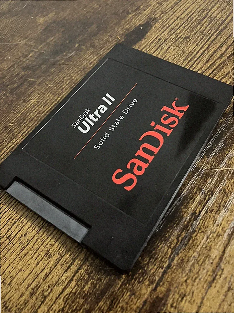 500 GB SATA III SanDisk Ultra II SDSSDHII-500G 2D-NAND TLC SSD 2.5" Hard Drive