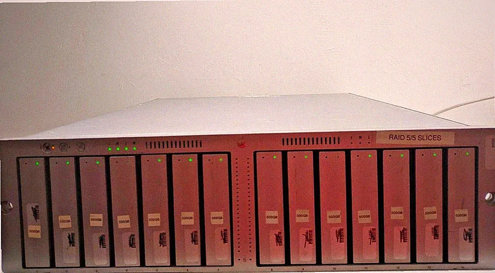 Apple XSERVE RAID A1009 Network Enclosure Storage W/ x14 500GB Drives