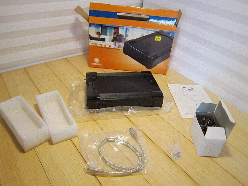 Coolmax 3.5in Firewire 400 1394 Aluminum External IDE Hard Drive Enclosure 1of2