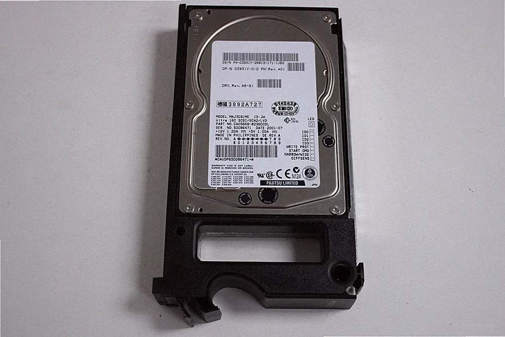 DELL 3931Y 3.5 9GB ULTRA 160 SCSI SCA2 LVD HARD DRIVE W/TRAY FUJITSU MAJ3091MC