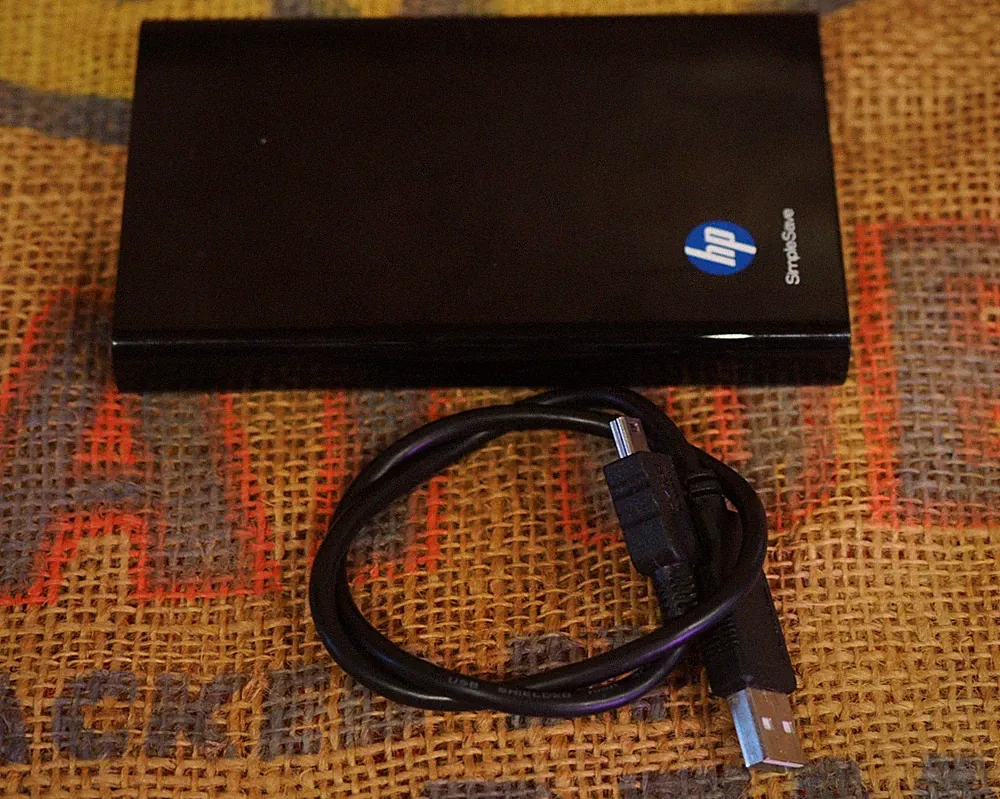 HP SimpleSave SD320A Black 320GB USB 2.0 Portable 2.5" Ext. Hard Drive W/ Cable