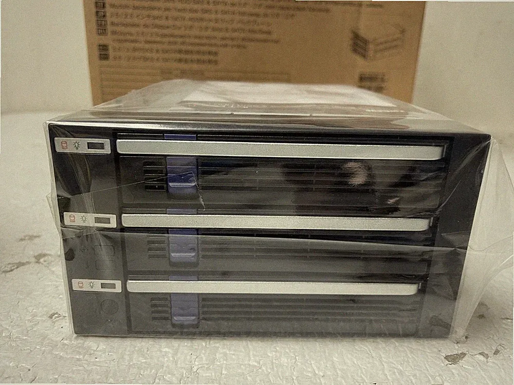 ICY DOCK MB153SP-B | 3 x 2.5"/3.5" SATA/SAS Hard Drive Backplane Cage Open box