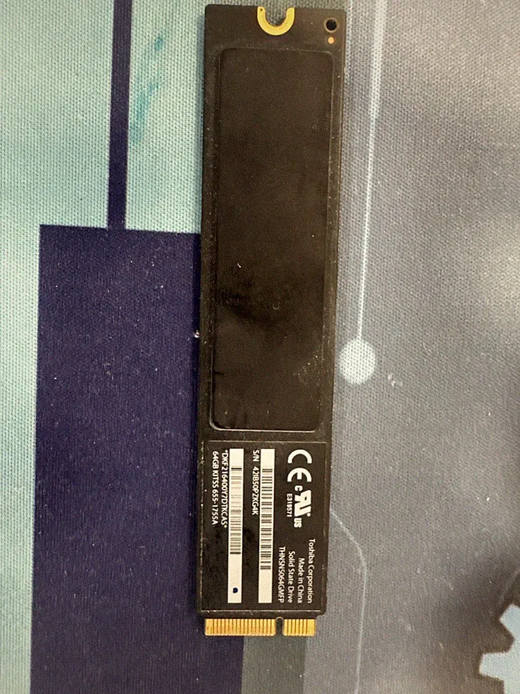 Macbook Air 2012 64gb SSD drive and Screw