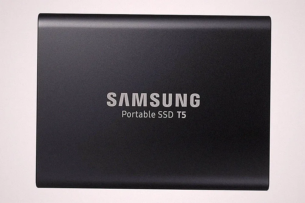 NEW Samsung T5 Portable SSD - 1TB - USB 3.1 External SSD (MU-PA1T0B/AM) - Black