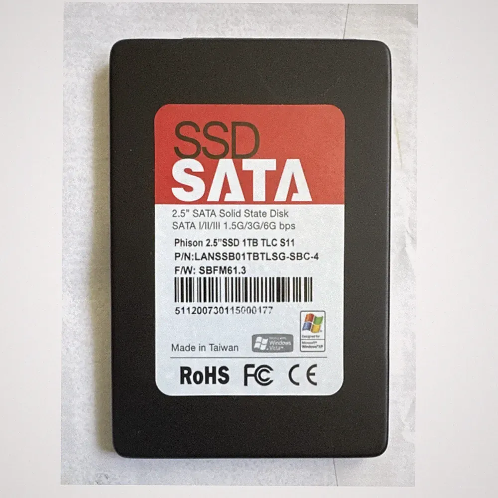 Phison 2.5" SATA 1TB TLC S11 Internal SSD LANSSB01TBTLSG-SBC-4 RoHS Black