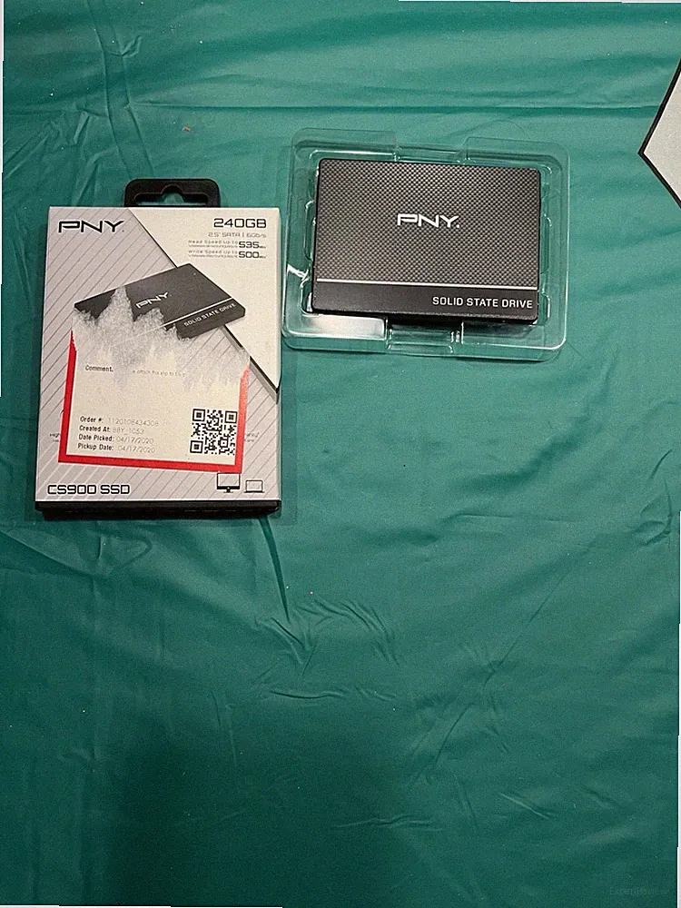 PNY CS900 240GB 2.5'' SATA III SSD 6Gb/s Solid State Hard Drive Open