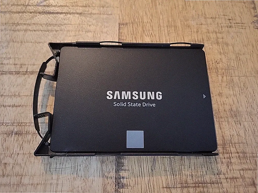 Samsung 850 EVO 500GB SSD 2.5" SATA III Internal Solid State Drive MZ-75E500