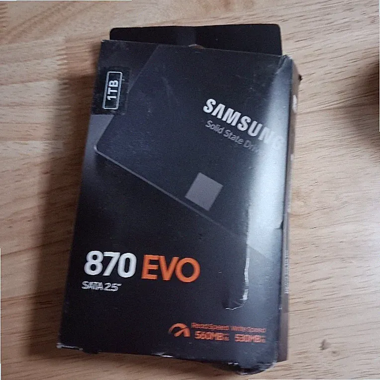 Samsung 870 EVO 1TB SATA 2.5" Internal SSD MZ-77