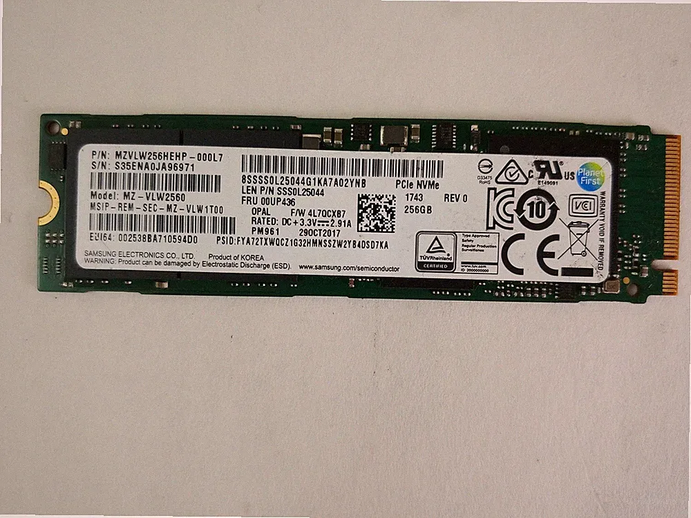 Samsung PM961 MZ-VLW2560 256 GB NVMe 80mm Solid State Drive