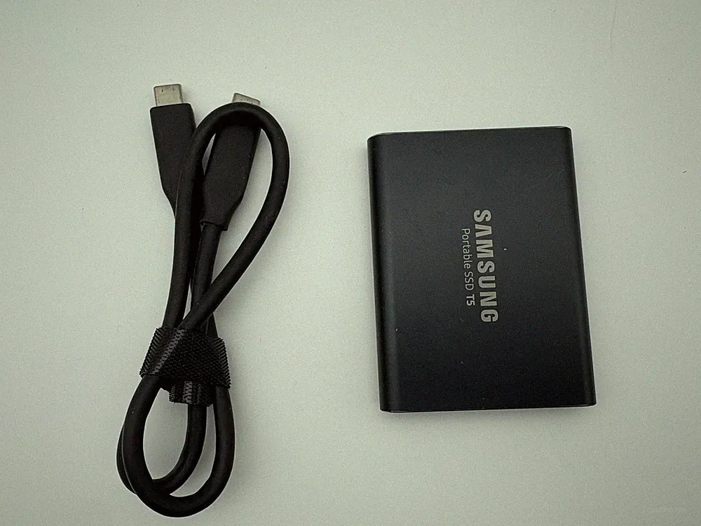 Samsung T5 1TB Portable External SSD MU-PA1T0B USB-C Black w/ Cable