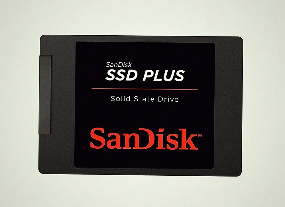 SanDisk 2TB SSD Plus 2.5" SATA III Internal Solid State Drive SDSSDA-2T00-G28