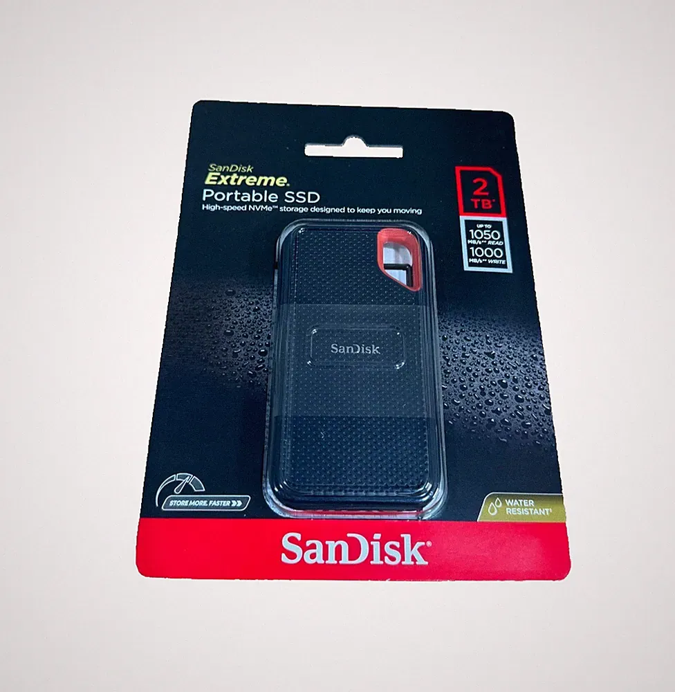 SanDisk - Extreme Portable 2TB External USB-C NVMe SSD - Black