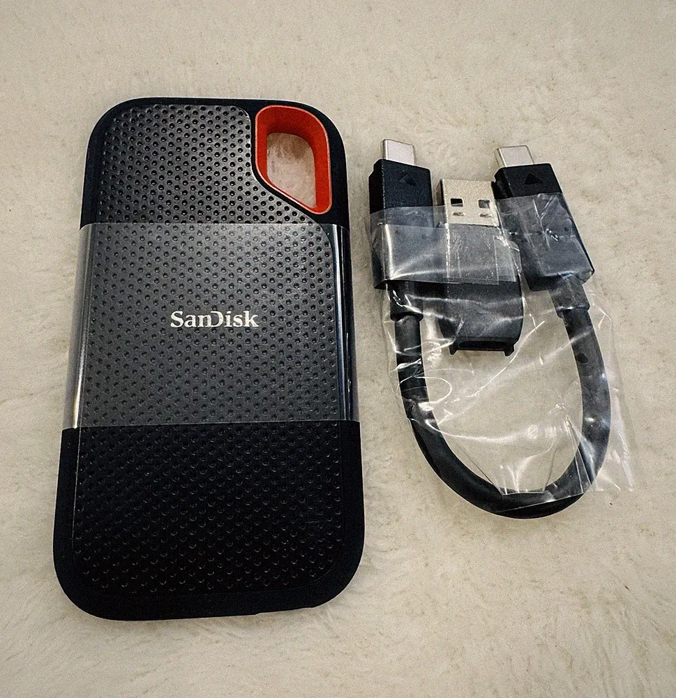 SanDisk Extreme Portable SSD USB-C 8 TB. No Box Included
