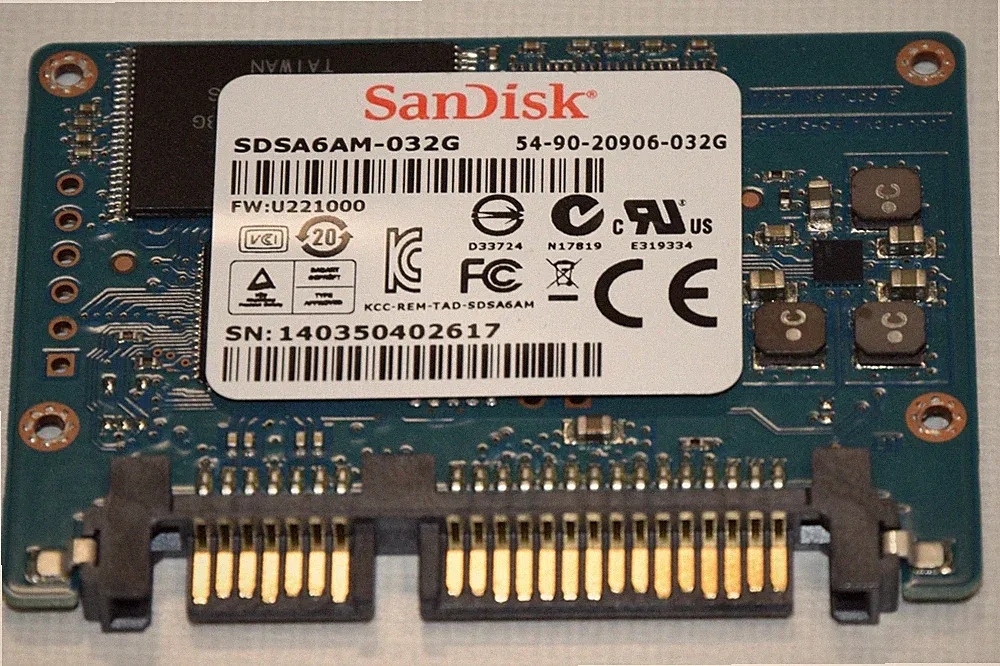 Sandisk U110 SDSA6AM-032G 54-90-20906-032G 32GB Half Slim SATA SSD