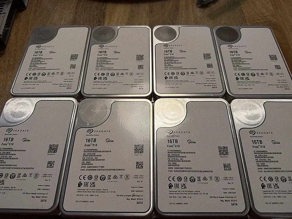 SEAGATE EXOS X18 16TB 7200 RPM SATA 6Gb/s 256MB 3.5'' 512e/4Kn ST16000NM000J