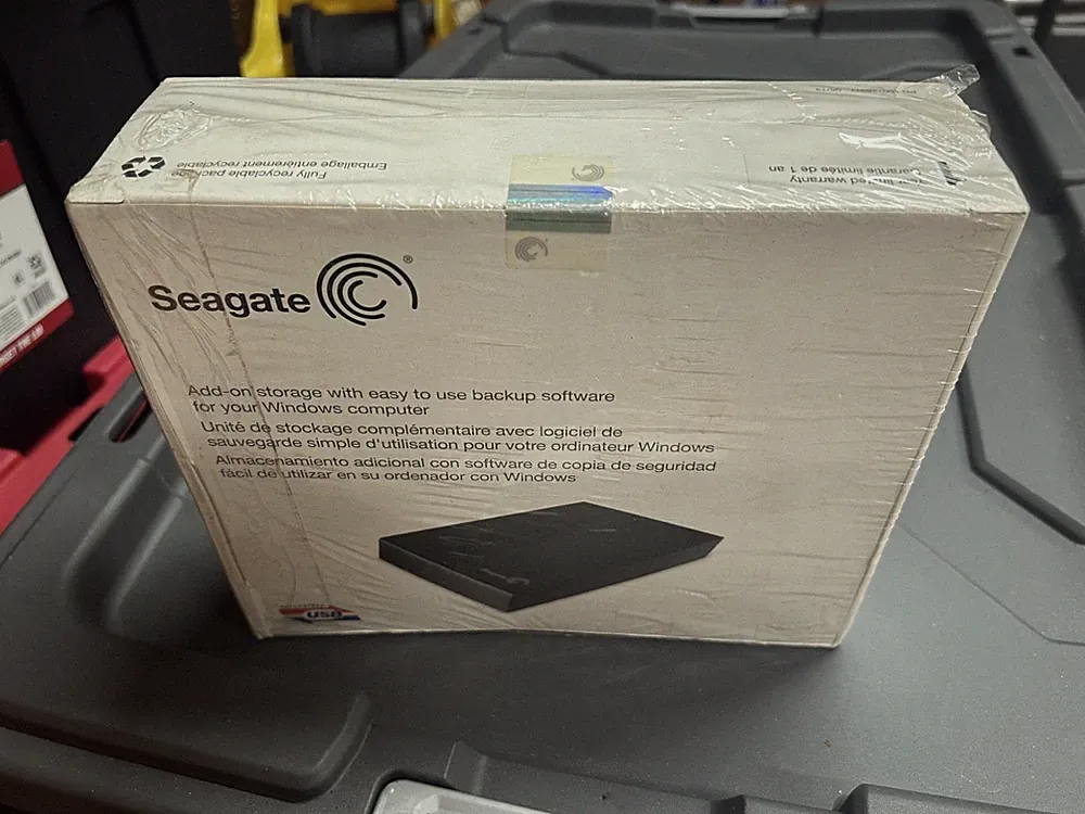 Seagate Expansion Desktop External HDD 3TB USB 3.0 Black NEW SEALED