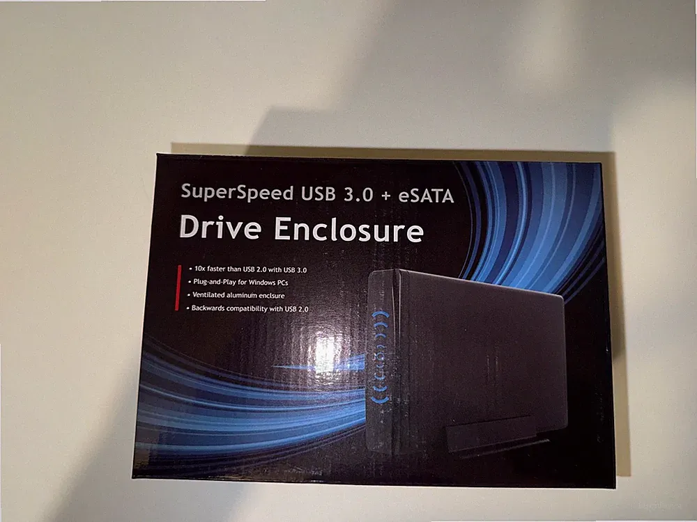 SuperSpeed USB 3.0 + eSATA 3.5" Hard Drive Enclosure