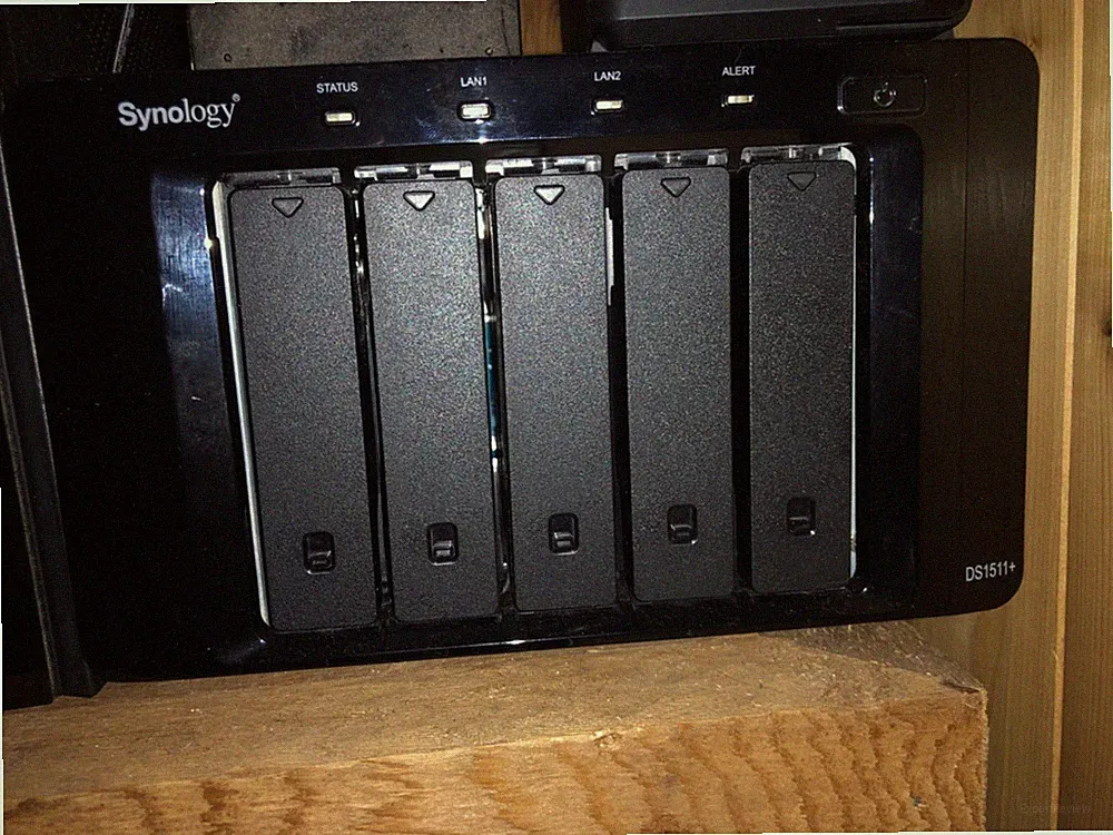 Synology DiskStation DS1511+ with additional DX213 shelf and WD 20TB drives!