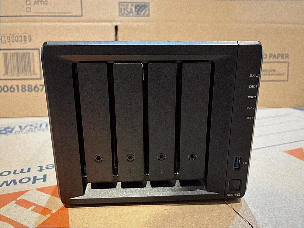 Synology NAS DS918+: 4x10TB units/16GB RAM/512GB cache memory