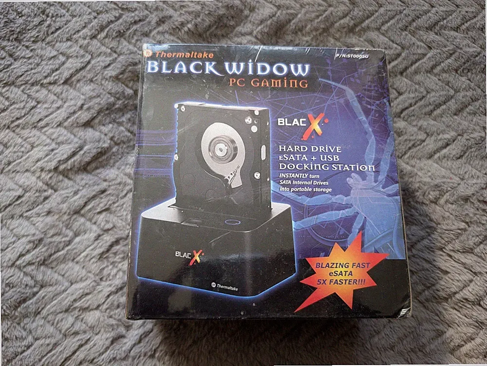 ThermalTake Black Widow eSATA & USB 2.0 Hard Drive Docking Station ST0005U