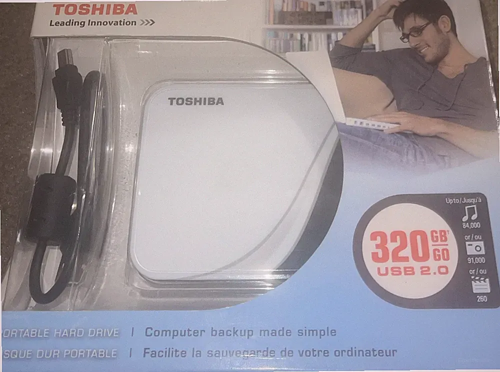 Toshiba Portable External Hard Drive 320GB USB 2.0 HDDR320E04XW *Open Box*