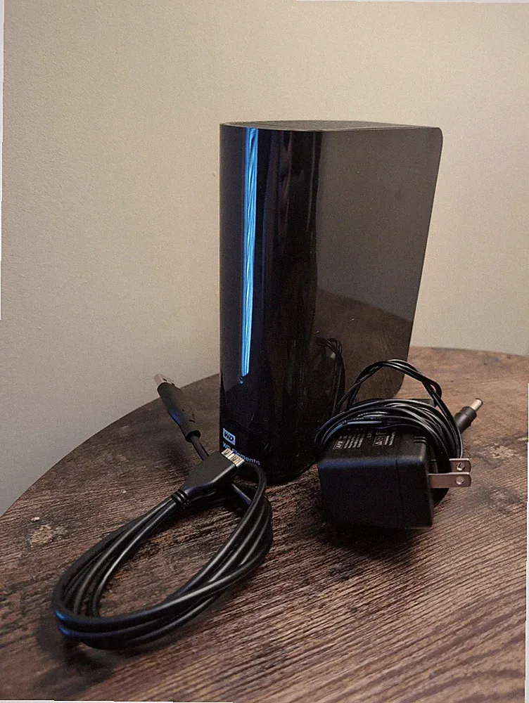 WD Elements Desktop External Hard Drive 8TB USB 3.0 - Black (WDBWLG0080HBK-NESN)